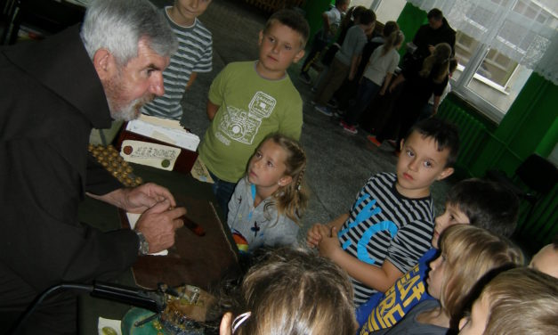Warsztaty Czerpania Papieru w ramach projektu „Biblioteka Mietków – bliżej ludzi”