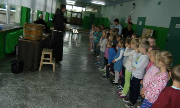 Warsztaty Czerpania Papieru w ramach projektu „Biblioteka Mietków – bliżej ludzi”