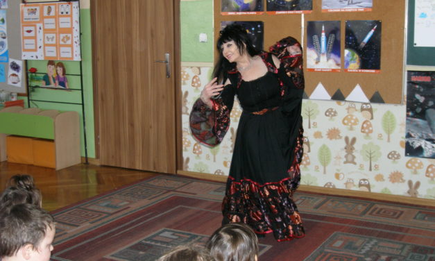 Biblioteczne spotkania autorskie:  Elżbieta Bednarczyk