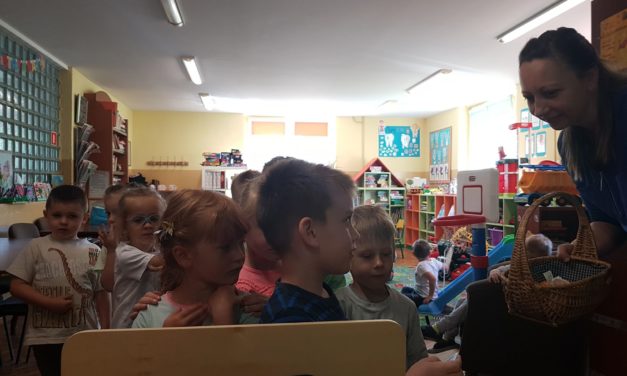 Przedszkolaki w Filii Bibliotecznej w Domanicach