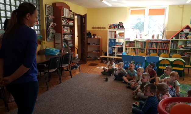 Przedszkolaki w Filii Bibliotecznej w Domanicach