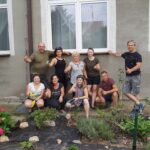 Sadzenie kwiatów i krzewów