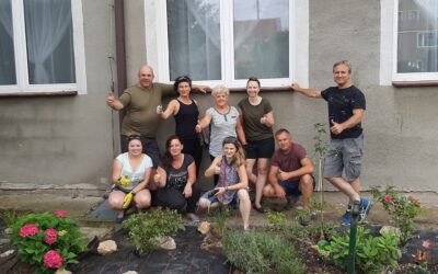 Sadzenie kwiatów i krzewów