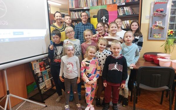 Noc w bibliotece