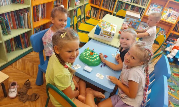 Wakacje z biblioteką